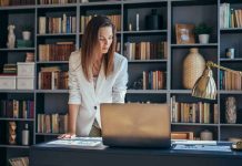 Solo 31% de los trabajadores evalúa positivamente el mercado laboral en Chile Solo 31% de los trabajadores evalúa positivamente el mercado laboral en Chile