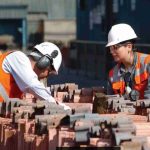 Sueldos en Chile 2026: experiencia y escasez de talento elevan rentas en minería, finanzas y tecnología