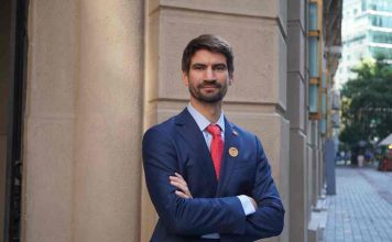 Presidente Kast nombra al nuevo Director Nacional del Servicio de Biodiversidad y Áreas Protegidas Tomás Saratscheff Bosch luego de que fuera nombrado por el Presidente de la República, José Antonio Kast, como nuevo director nacional del Servicio de Biodiversidad y Áreas Protegidas (SBAP)