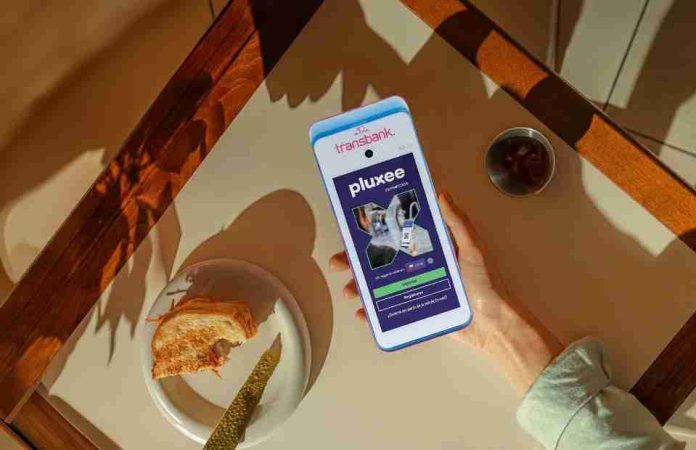 Transbank y Pluxee anuncian alianza para potenciar comercios como restaurantes y minimarkets Transbank y Pluxee anuncian alianza para potenciar comercios como restaurantes y minimarkets