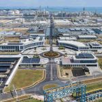 Transformación Industrial: Inauguran en China la primera planta petroquímica impulsada 100% por energía renovable