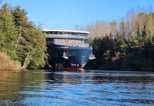 Histórico navega el primer crucero híbrido-eléctrico de América construido en Chile