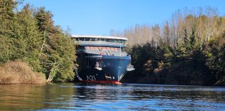Histórico navega el primer crucero híbrido-eléctrico de América construido en Chile
