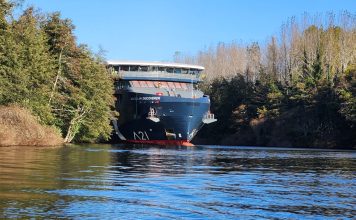 Histórico navega el primer crucero híbrido-eléctrico de América construido en Chile