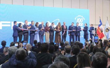 Ministra Ximena Rincón participa en la inauguración de FIDAE 2026