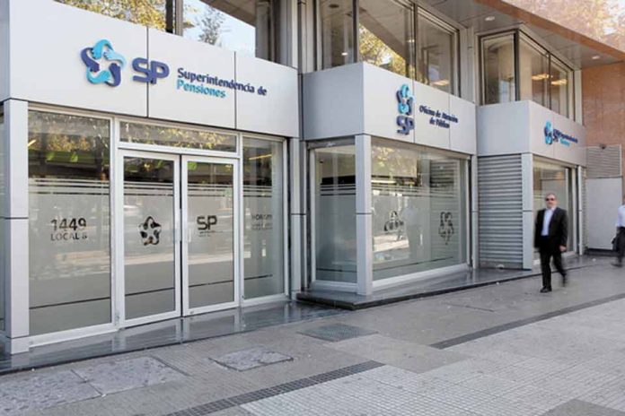 Superintendencia de Pensiones perfecciona regulación aplicable a las operaciones con instrumentos derivados efectuadas por los Fondos de Pensiones