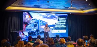 A un año del tornado, vecinos de Puerto Varas se capacitan en seminario de preparación ante emergencias 