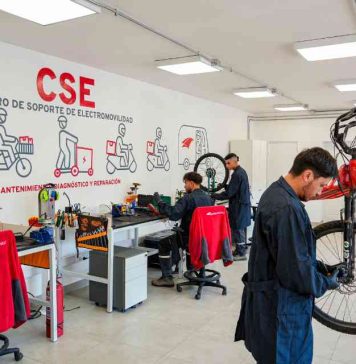 Correoschile inaugura su primer centro de soporte de electromovilidad para la última milla