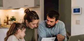Cuentas elevadas de luz en Chile: Cómo las energías renovables y la climatización eficiente pueden evitar un nuevo golpe al bolsillo Cuentas elevadas de luz en Chile: Cómo las energías renovables y la climatización eficiente pueden evitar un nuevo golpe al bolsillo