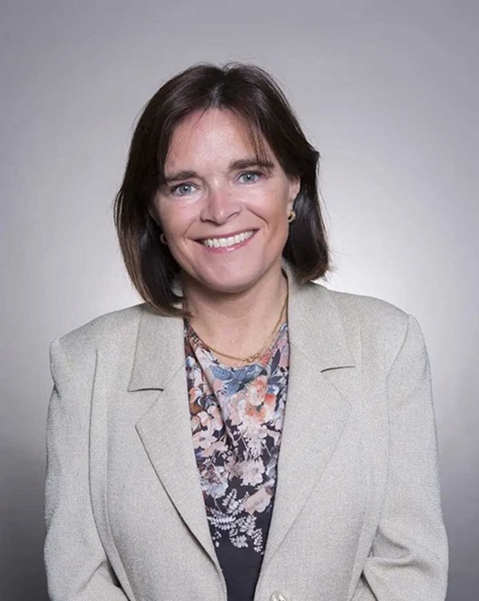 Economista Cecilia Cifuentes advierte la paradoja del precio récord del cobre