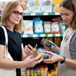 El precio manda: chilenos se vuelven “infieles” a las marcas y cambian apenas ven una oferta