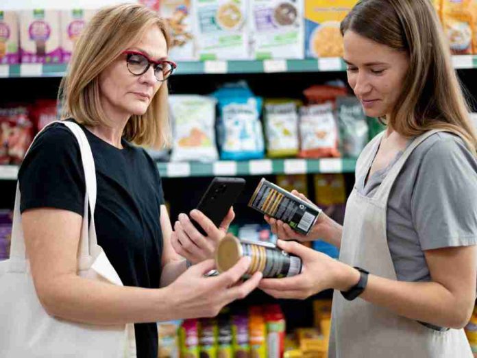 El precio manda: chilenos se vuelven “infieles” a las marcas y cambian apenas ven una oferta