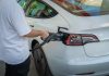 ¿Qué seguros existen hoy para autos híbridos y eléctricos y qué mirar antes de contratar uno?