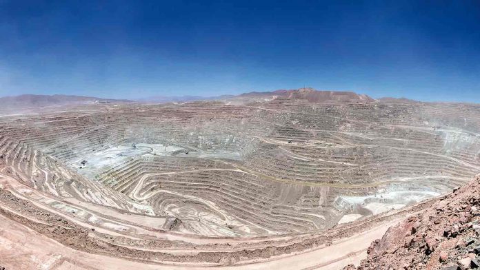 Cobre frena su alza récord: analistas ven corrección de corto plazo, pero mantienen visión positiva para Chile