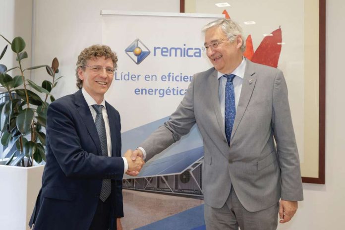 España | Eficiencia energética en edificación: Aparejadores Madrid y Remica se unen para acelerar la rehabilitación energética de edificios.   ¿ y en  Chile, que estamos haciendo  ?