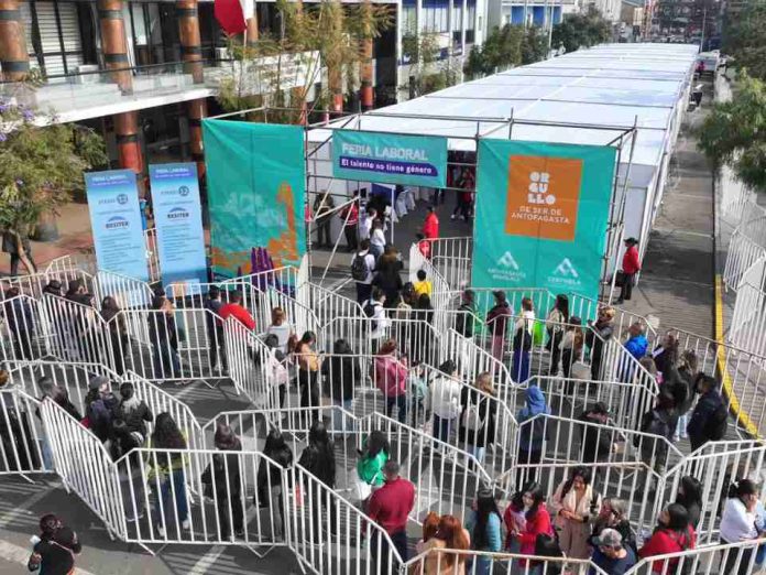 Feria laboral de Antofagasta Minerals ofrecerá más de 500 cargos y 200 perfiles ligados a la industria y sus servicios