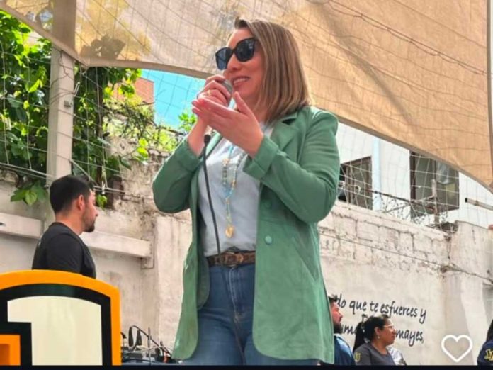 Karen Soledad Pastene Troncoso,  Rectora de John John High School