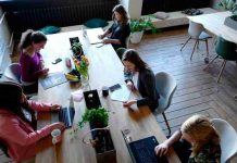 Mes de las Madres: ampliando la participación femenina en el mercado laboral 
