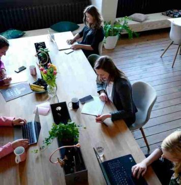 Mes de las Madres: ampliando la participación femenina en el mercado laboral 