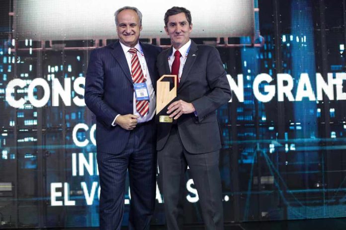 Volcán recibe Premio Empresa Sostenible 2026 de la CChC en categoría Rubro Construcción Grande Volcán recibe Premio Empresa Sostenible 2026 de la CChC en categoría Rubro Construcción Grande