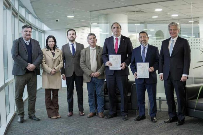 Cooperativas de Chile presenta al Ministerio de Economía agenda para destrabar inversiones por más de $428 mil millones