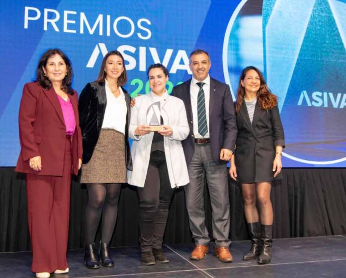 Esval recibe el premio “Mujer y Empresa”  de Asiva por su compromiso con la equidad