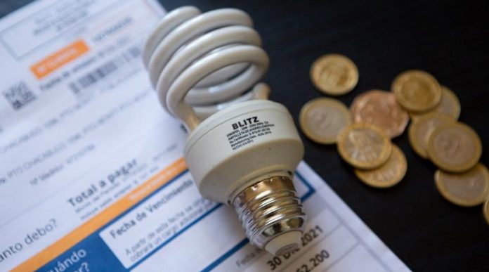 Gobierno presenta proyecto de ley para extender el Subsidio Eléctrico, rebajar tarifas y fortalecer la calidad del servicio eléctrico Gobierno presenta proyecto de ley para extender el Subsidio Eléctrico, rebajar tarifas y fortalecer la calidad del servicio eléctrico