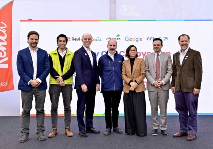 Google y CChC sellan acuerdo para tramitar permisos con IA a nivel nacional Google y CChC sellan acuerdo para tramitar permisos con IA a nivel nacional
