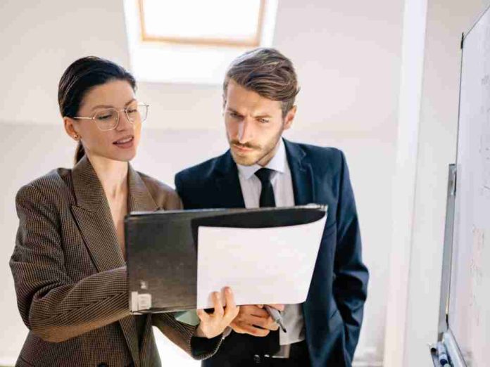 8 de cada 10 ejecutivos en Chile se interesa por el Liderazgo Interino: La fórmula que permite a las empresas no detenerse