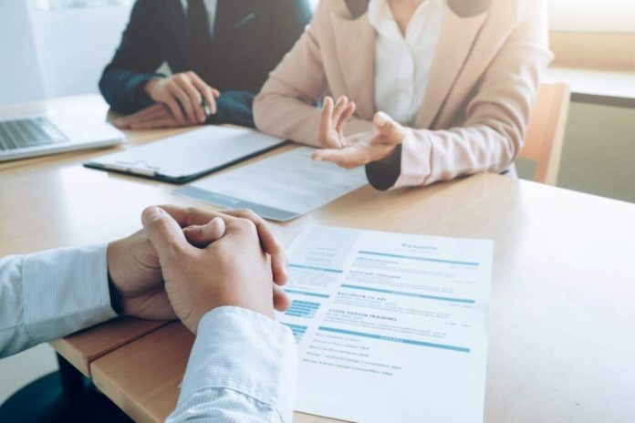 Randstad abre más de 500 vacantes laborales en la Región Metropolitana: Conoce los requisitos y beneficios