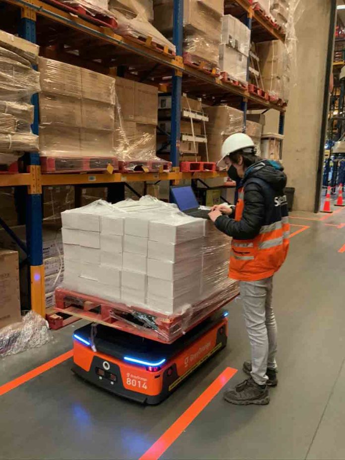 “Muchas empresas invierten y luego dejan la tecnología en el olvido”: el rol clave del acompañamiento continuo en los proyectos robóticos en Chile