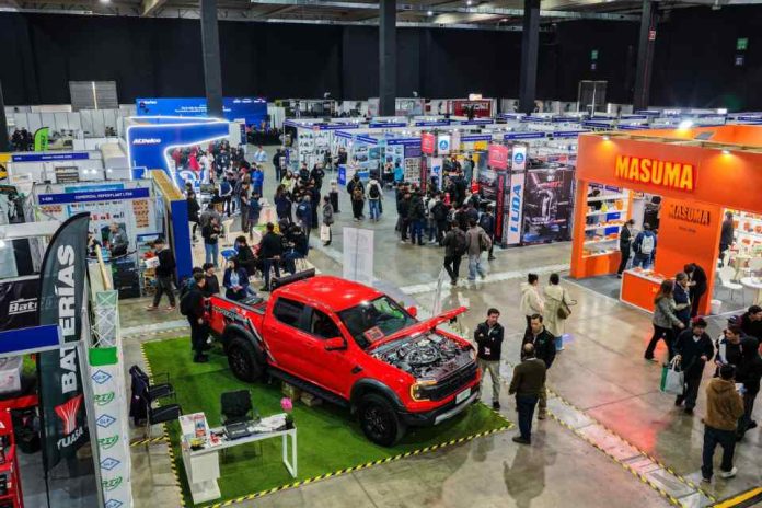 El rescate automotriz y el fenómeno vintage se roban las miradas en la segunda jornada de Motortec Chile