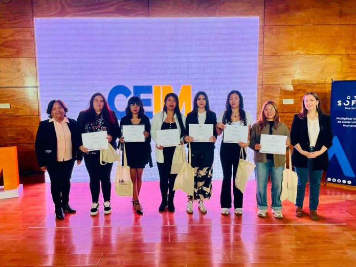 12 nuevos operadores CAEX culminan programa de formación impulsado por Teck Quebrada Blanca en Pozo Almonte 12 nuevos operadores CAEX culminan programa de formación impulsado por Teck Quebrada Blanca en Pozo Almonte