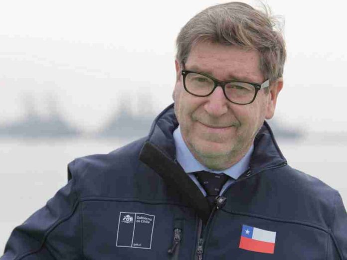 Biministro Daniel Mas cita a empresas y gremios mineros para coordinar acciones ante sistema frontal Biministro Daniel Mas cita a empresas y gremios mineros para coordinar acciones ante sistema frontal