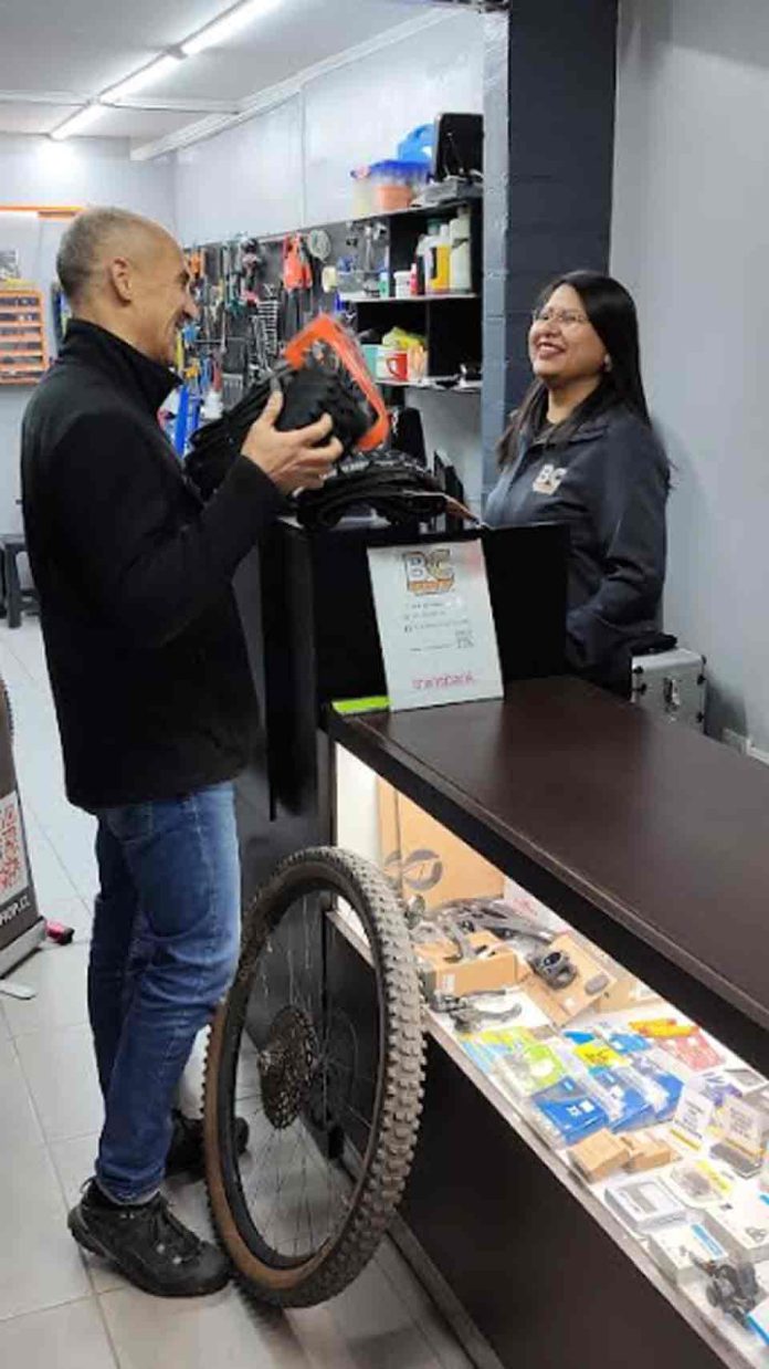 Cómo un taller de bicicletas pasó del garaje a colaborar con municipios en un país donde las pymes generan solo el 11,7% de las ventas Cómo un taller de bicicletas pasó del garaje a colaborar con municipios en un país donde las pymes generan solo el 11,7% de las ventas