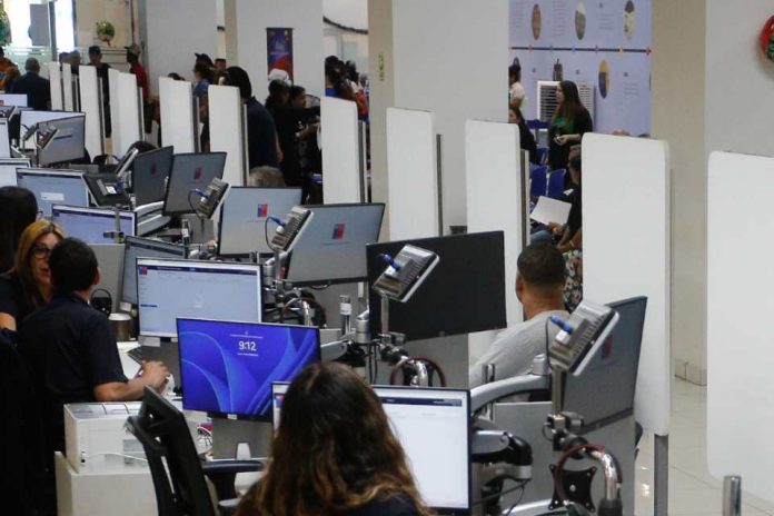 Eventual recorte en el Estado reabre el debate sobre la precariedad de los trabajadores a honorarios