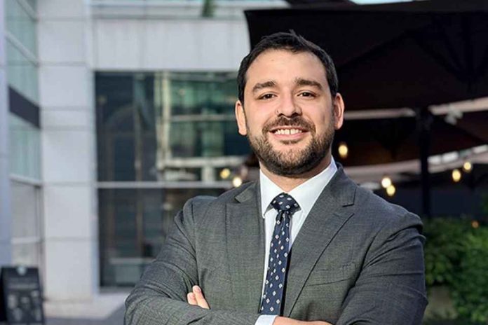 Gobierno confirma renuncia de subsecretario de Hacienda tras dar positivo a test de drogas Gobierno confirma renuncia de subsecretario de Hacienda Claudio Alvarado tras dar positivo a test de drogas