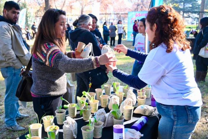 Gobierno de Santiago capacita a 200 personas en compostaje comunitario con Nos Compostamos Bien II