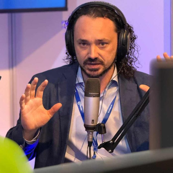 Kizeo en EXPONOR 2026: Somos la solución para eliminar el papel de la operación en terreno en minería. Capturamos datos con IA y analizamos la información al instante Kizeo en EXPONOR 2026: Somos la solución para eliminar el papel de la operación en terreno en minería. Capturamos datos con IA y analizamos la información al instante