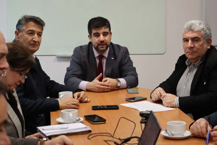 MOP INICIA ESTUDIO DE PRE FACTIBILIDAD QUE DEFINIRÁ EL FUTURO DE LA RUTA O-60 ENTRE HUALQUI Y CHIGUAYANTE MOP INICIA ESTUDIO DE PRE FACTIBILIDAD QUE DEFINIRÁ EL FUTURO DE LA RUTA O-60 ENTRE HUALQUI Y CHIGUAYANTE