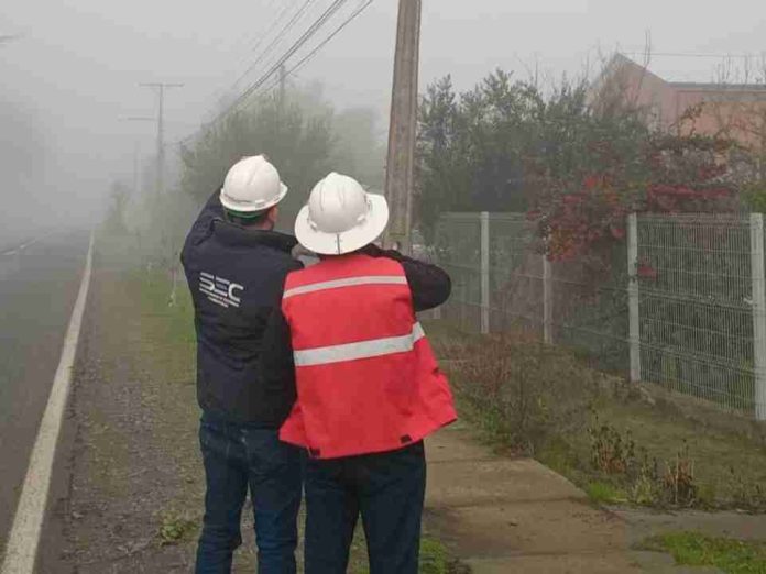 SEC Bío Bío aplica multas contra telefónicas por no mantener sus redes eléctricas en buen estado