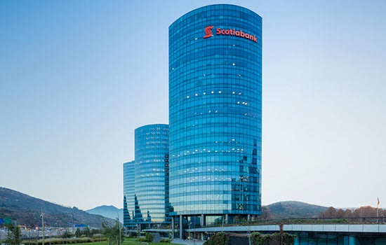 Scotiabank Torre Scotiabank es reconocido por Euromoney como Mejor Banco para el segmento Corporativo y Mejor Banco en Financiamiento Sostenible en Chile