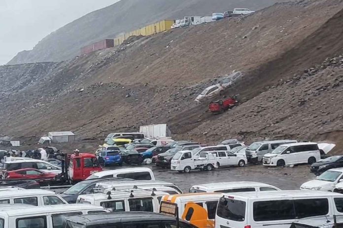 Aluvión en Iquique hoy: evacúan Zofri, Barrio Industrial y cuatro sectores por quebradas activas