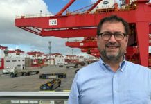 Canciller Pérez Mackenna visita el puerto de Shanghái, principal entrada de las exportaciones chilenas a China Canciller Pérez Mackenna visita el puerto de Shanghái, principal entrada de las exportaciones chilenas a China