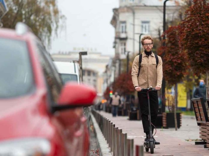 Columna de opinión | De Apoquindo a Gran Avenida: las principales rutas de scooters en 12 comunas de Santiago