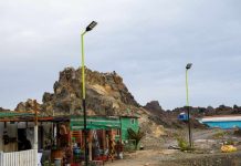 Comunidad al sur de Tocopilla ilumina sus calles con el apoyo de Minera El Abra