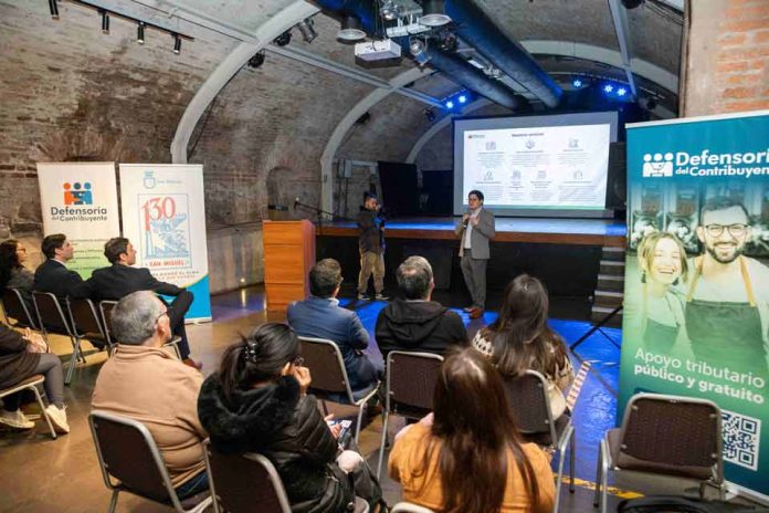 DEDECON PRESENTA A EMPRENDEDORES FOSIS NUEVA HERRAMIENTA GRATUITA PARA APRENDER SOBRE TEMAS TRIBUTARIOS