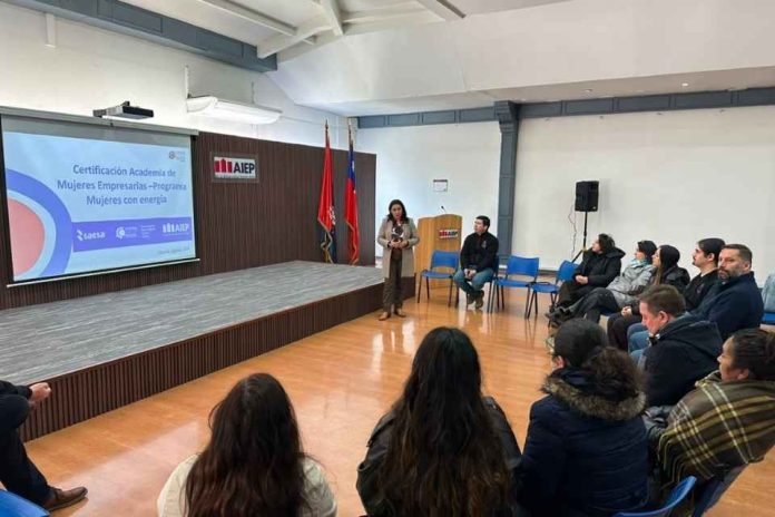 Empresarias culminan Academia de Emprendimiento con nuevas herramientas para sus negocios Empresarias culminan Academia de Emprendimiento con nuevas herramientas para sus negocios