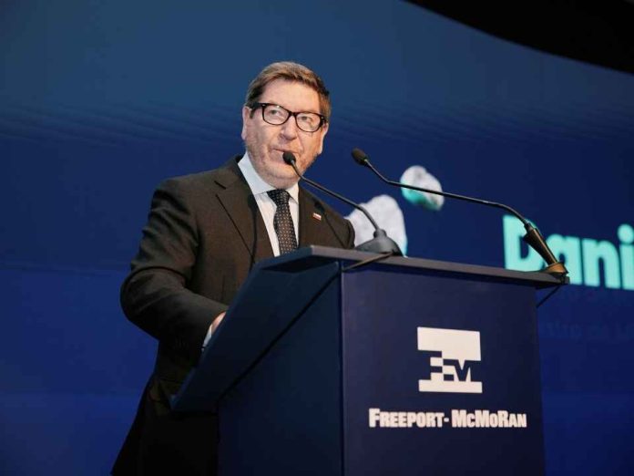 Freeport-McMoRan impulsa un diálogo entre la minería, la música y la exploración  espacial para destacar el poder de los valores compartidos