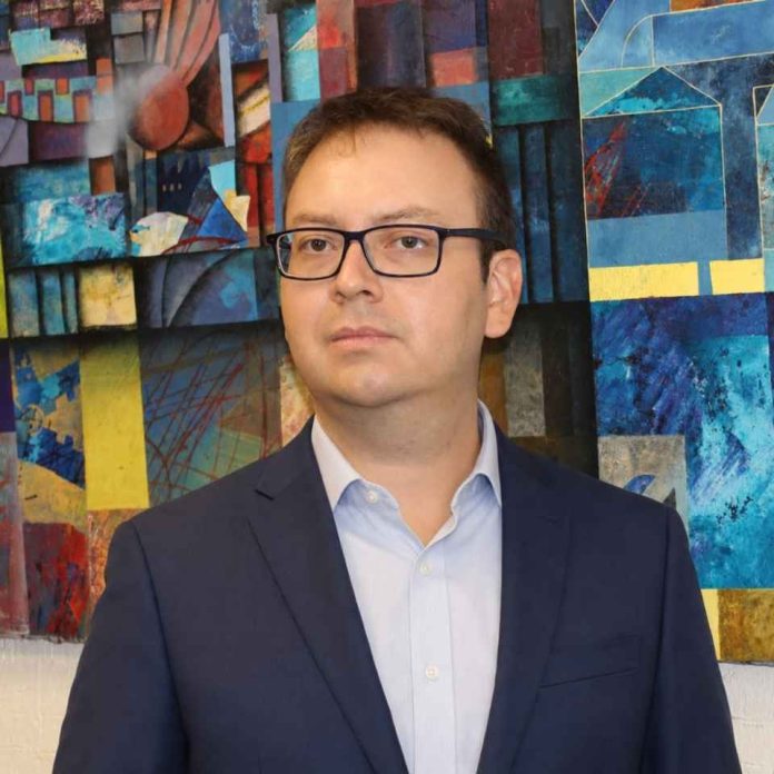 Isaac Díaz, académico del Departamento de Ingeniería Química y Bioprocesos, USACH La grieta bajo el hidrógeno verde: por qué Chile no puede construir una promesa energética sobre una matriz frágil
